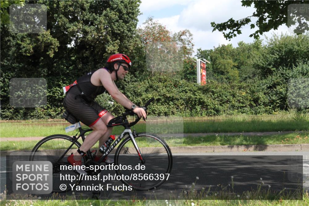 10.08.2025 - GEWOBA Citytriathlon Bremen Yannick Fuchs http://msf.ph/oto/8566397 10.08.2025 12:16:40 Radfahren 567, 742, 768, 783, 843, 902, 915, 1035, 1039 meine-sportfotos.de