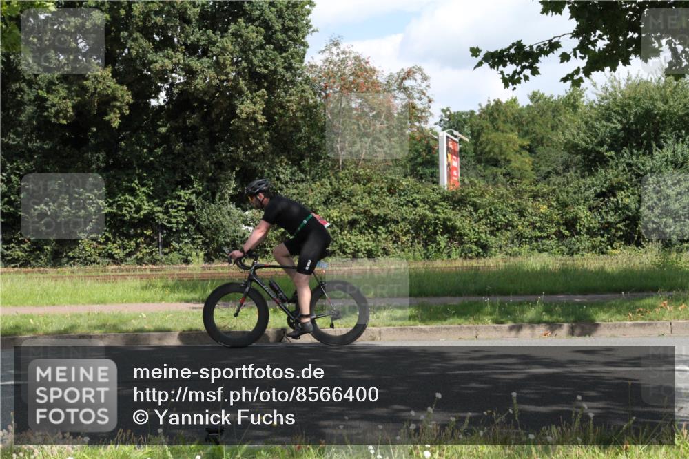 10.08.2025 - GEWOBA Citytriathlon Bremen Yannick Fuchs http://msf.ph/oto/8566400 10.08.2025 12:16:42 Radfahren 567, 742, 768, 783, 822, 843, 902, 915, 1010, 1035, 1039 meine-sportfotos.de