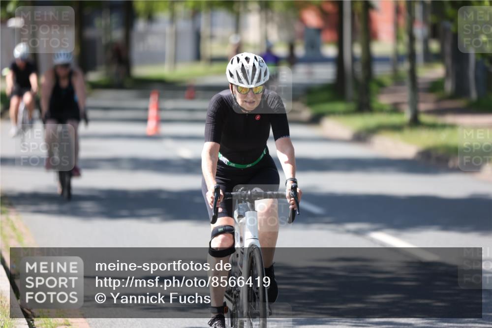 10.08.2025 - GEWOBA Citytriathlon Bremen Yannick Fuchs http://msf.ph/oto/8566419 10.08.2025 14:57:37 Radfahren 340, 398, 413, 420, 437, 452 meine-sportfotos.de