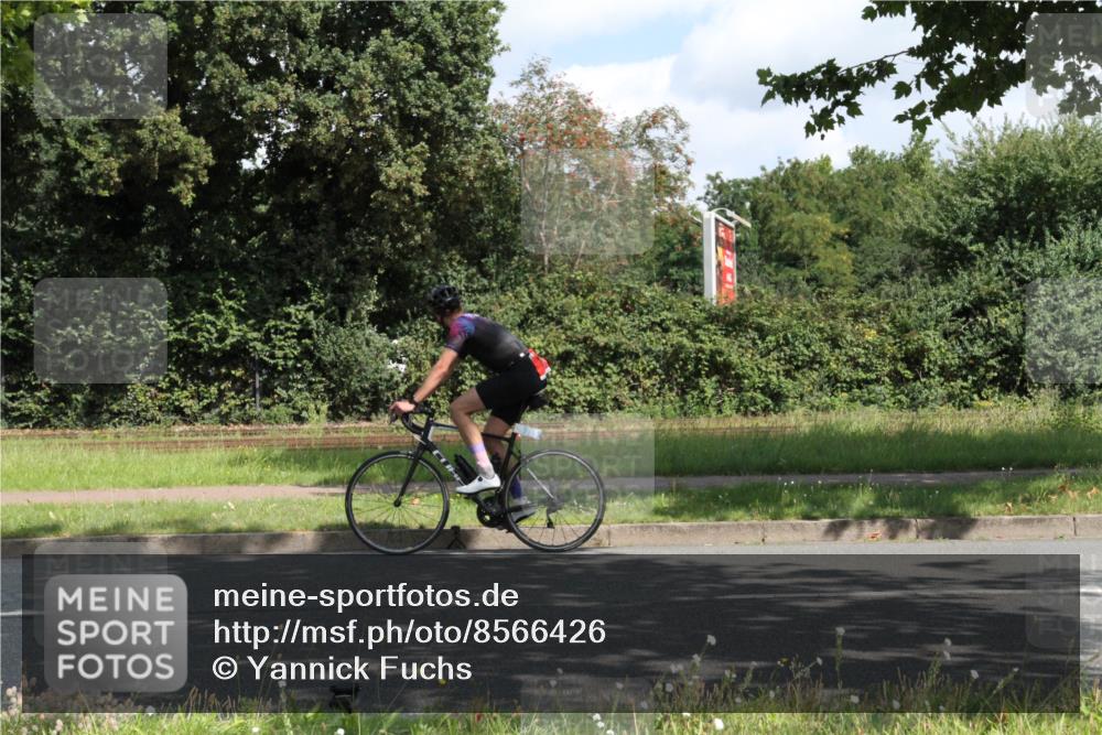 10.08.2025 - GEWOBA Citytriathlon Bremen Yannick Fuchs http://msf.ph/oto/8566426 10.08.2025 12:16:58 Radfahren 783, 822, 877, 915, 956, 1010, 1035, 1037, 1039 meine-sportfotos.de