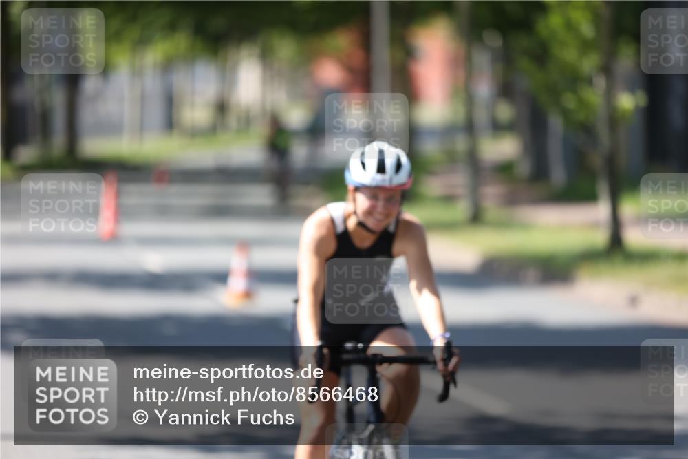 10.08.2025 - GEWOBA Citytriathlon Bremen Yannick Fuchs http://msf.ph/oto/8566468 10.08.2025 14:57:52 Radfahren 398, 420, 452 meine-sportfotos.de