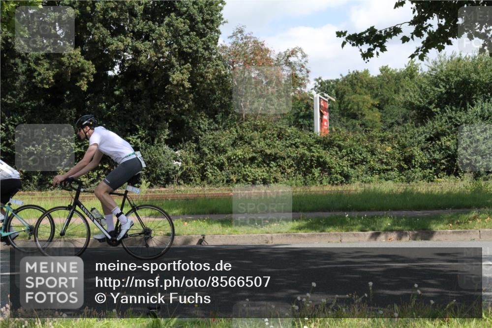 10.08.2025 - GEWOBA Citytriathlon Bremen Yannick Fuchs http://msf.ph/oto/8566507 10.08.2025 12:17:47 Radfahren 560, 566, 741, 765, 766, 933, 1025 meine-sportfotos.de
