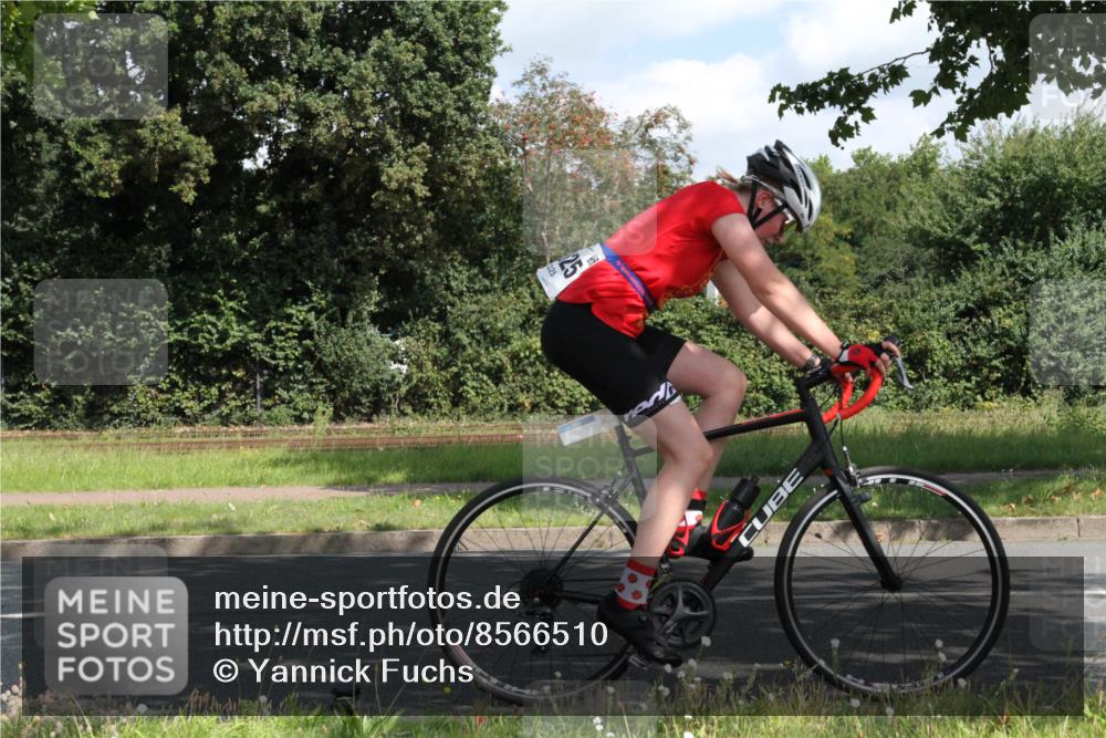 10.08.2025 - GEWOBA Citytriathlon Bremen Yannick Fuchs http://msf.ph/oto/8566510 10.08.2025 12:17:47 Radfahren 560, 566, 741, 765, 766, 933, 1025 meine-sportfotos.de