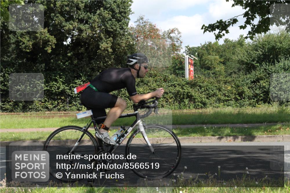 10.08.2025 - GEWOBA Citytriathlon Bremen Yannick Fuchs http://msf.ph/oto/8566519 10.08.2025 12:17:52 Radfahren 560, 566, 741, 765, 867, 933, 1025 meine-sportfotos.de