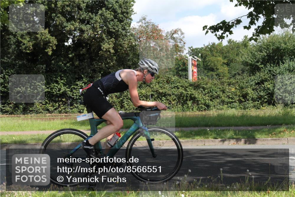 10.08.2025 - GEWOBA Citytriathlon Bremen Yannick Fuchs http://msf.ph/oto/8566551 10.08.2025 12:18:09 Radfahren 553, 579, 582, 794, 833, 867, 914, 933, 966, 977 meine-sportfotos.de