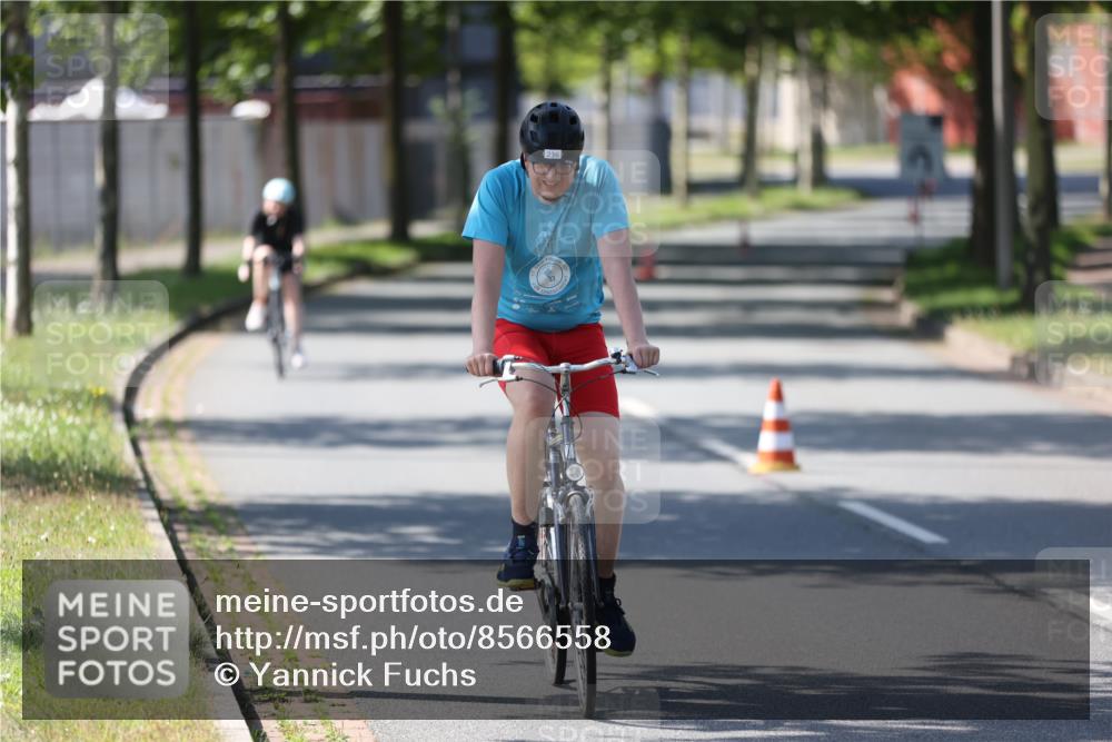 10.08.2025 - GEWOBA Citytriathlon Bremen Yannick Fuchs http://msf.ph/oto/8566558 10.08.2025 15:02:56 Radfahren 236, 354, 529 meine-sportfotos.de