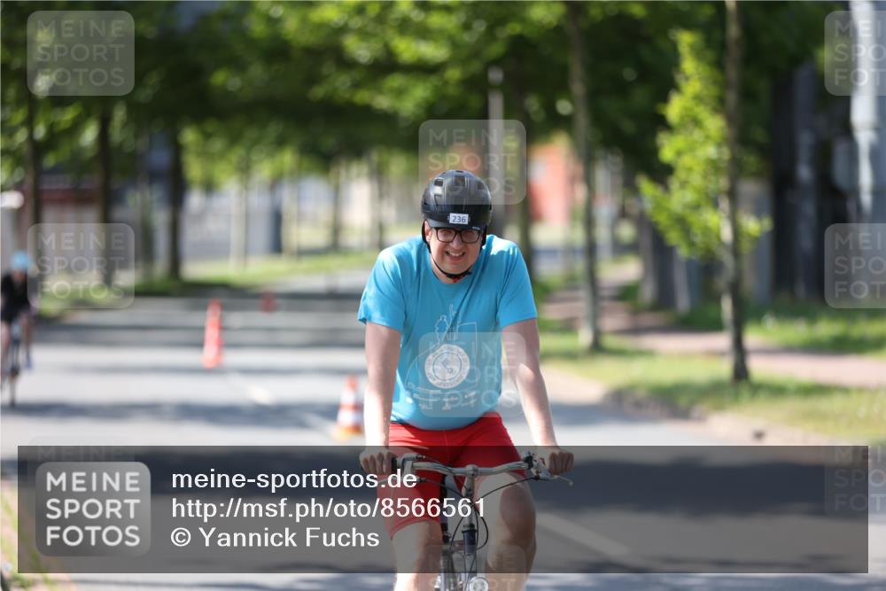 10.08.2025 - GEWOBA Citytriathlon Bremen Yannick Fuchs http://msf.ph/oto/8566561 10.08.2025 15:02:57 Radfahren 236, 354, 529 meine-sportfotos.de
