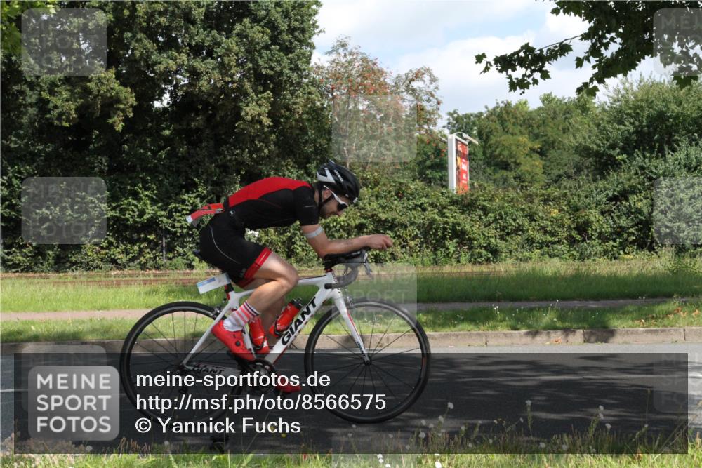 10.08.2025 - GEWOBA Citytriathlon Bremen Yannick Fuchs http://msf.ph/oto/8566575 10.08.2025 12:18:25 Radfahren 579, 584, 637, 678, 680, 759, 763, 781, 855, 914, 919, 973 meine-sportfotos.de