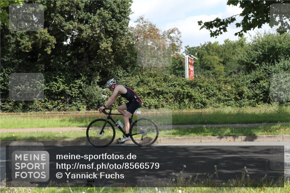 10.08.2025 - GEWOBA Citytriathlon Bremen Yannick Fuchs http://msf.ph/oto/8566579 10.08.2025 12:18:27 Radfahren 584, 637, 678, 680, 759, 763, 781, 855, 914, 919, 973 meine-sportfotos.de