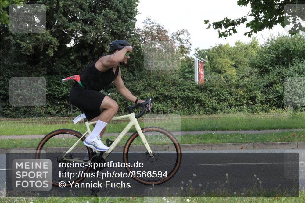 10.08.2025 - GEWOBA Citytriathlon Bremen Yannick Fuchs http://msf.ph/oto/8566594 10.08.2025 12:18:35 Radfahren 584, 637, 642, 652, 678, 680, 759, 763, 781, 855, 919, 973, 1015, 1018, 1029 meine-sportfotos.de