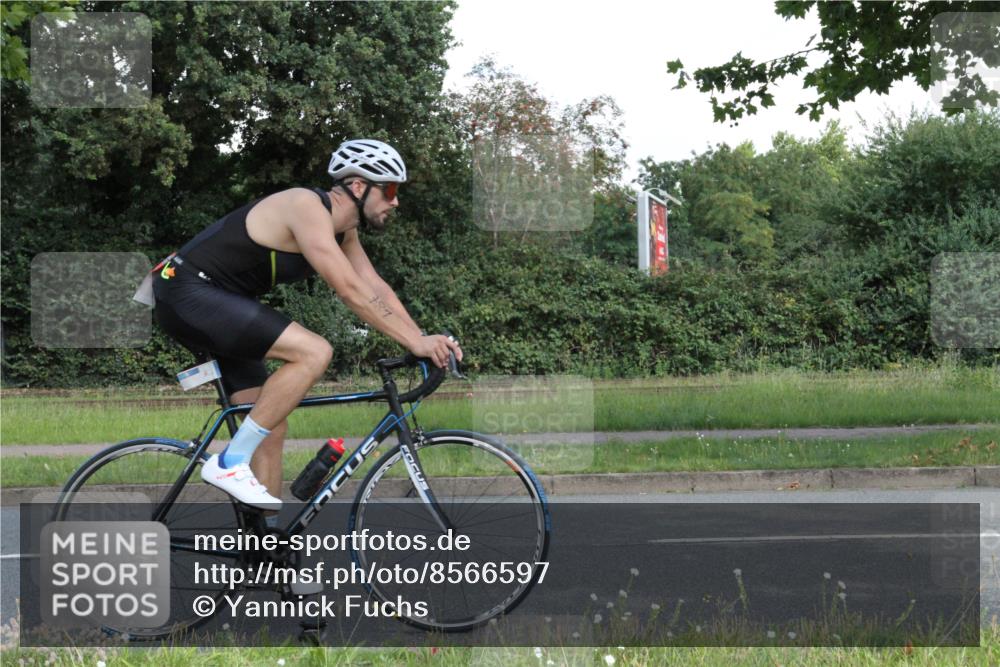 10.08.2025 - GEWOBA Citytriathlon Bremen Yannick Fuchs http://msf.ph/oto/8566597 10.08.2025 12:18:38 Radfahren 584, 637, 642, 652, 678, 680, 759, 763, 781, 855, 919, 1015, 1018, 1029 meine-sportfotos.de