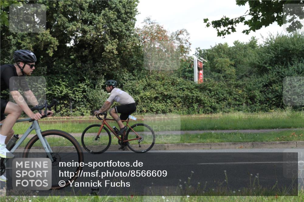 10.08.2025 - GEWOBA Citytriathlon Bremen Yannick Fuchs http://msf.ph/oto/8566609 10.08.2025 12:18:44 Radfahren 556, 584, 642, 652, 678, 759, 781, 789, 790, 825, 853, 855, 919, 1015, 1018, 1029 meine-sportfotos.de