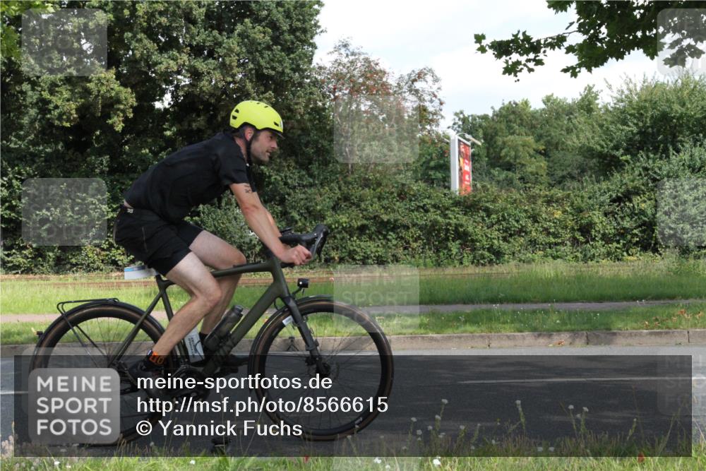 10.08.2025 - GEWOBA Citytriathlon Bremen Yannick Fuchs http://msf.ph/oto/8566615 10.08.2025 12:18:46 Radfahren 556, 584, 642, 652, 678, 759, 781, 789, 790, 825, 853, 855, 919, 978, 982, 1015, 1018, 1029 meine-sportfotos.de