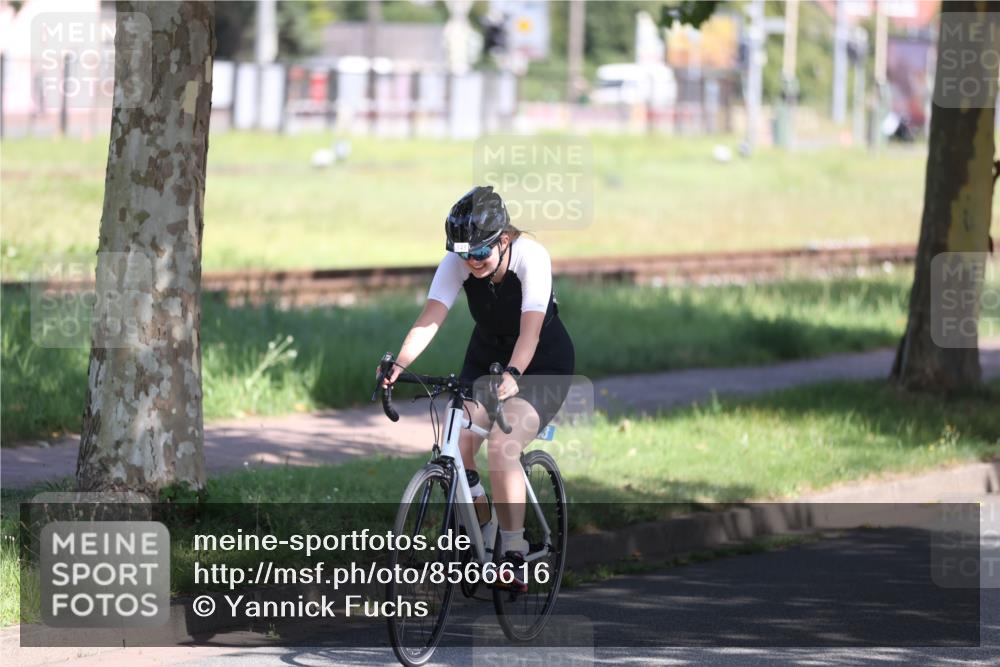 10.08.2025 - GEWOBA Citytriathlon Bremen Yannick Fuchs http://msf.ph/oto/8566616 10.08.2025 15:05:40 Radfahren 513 meine-sportfotos.de