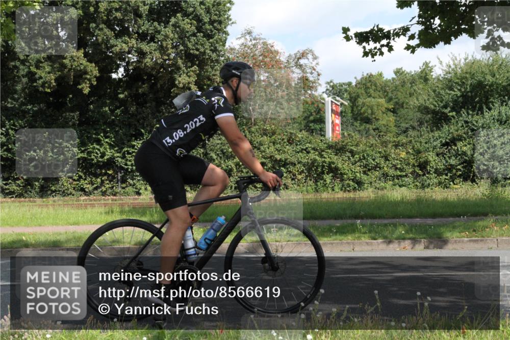 10.08.2025 - GEWOBA Citytriathlon Bremen Yannick Fuchs http://msf.ph/oto/8566619 10.08.2025 12:18:49 Radfahren 556, 584, 642, 652, 759, 781, 789, 790, 825, 853, 978, 982, 1015, 1018, 1029 meine-sportfotos.de