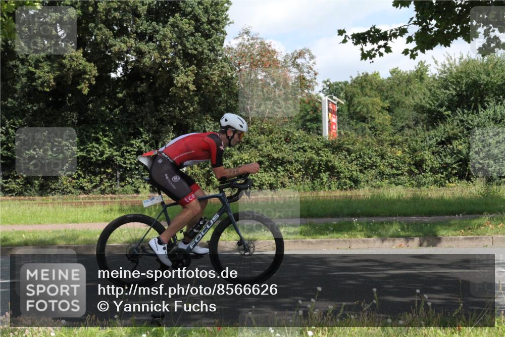 10.08.2025 - GEWOBA Citytriathlon Bremen Yannick Fuchs http://msf.ph/oto/8566626 10.08.2025 12:18:53 Radfahren 556, 642, 652, 789, 790, 825, 853, 978, 982, 1015, 1018, 1029 meine-sportfotos.de
