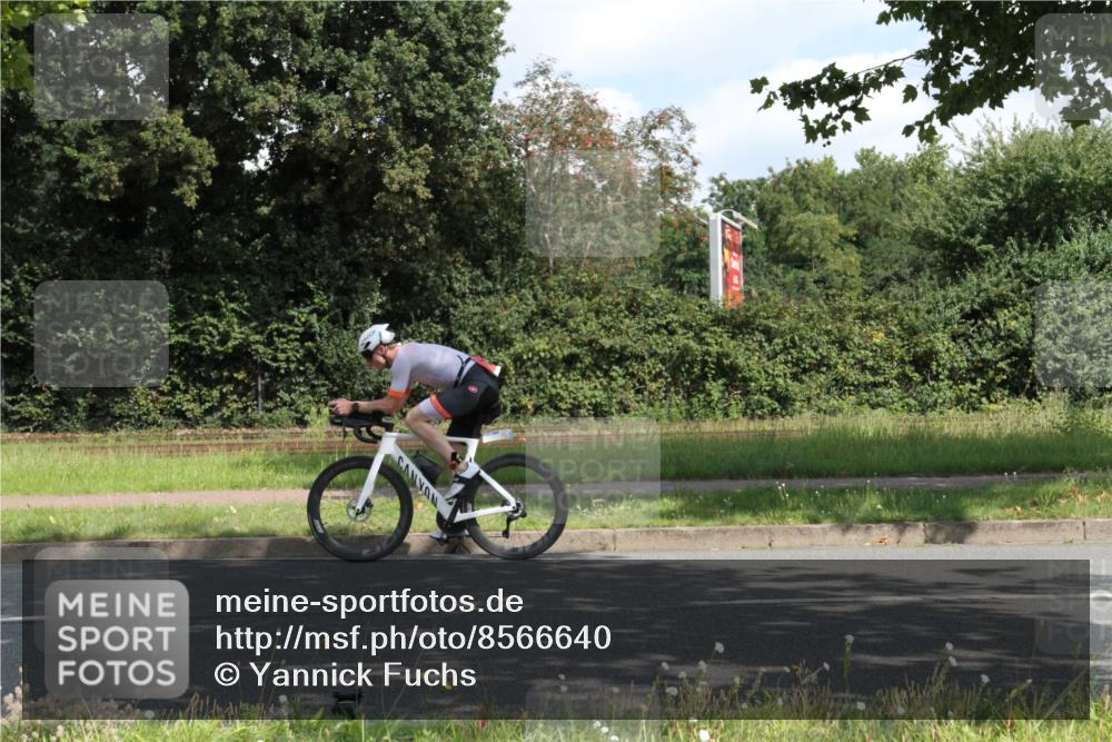 10.08.2025 - GEWOBA Citytriathlon Bremen Yannick Fuchs http://msf.ph/oto/8566640 10.08.2025 12:19:00 Radfahren 556, 789, 790, 825, 853, 978, 982, 1018 meine-sportfotos.de
