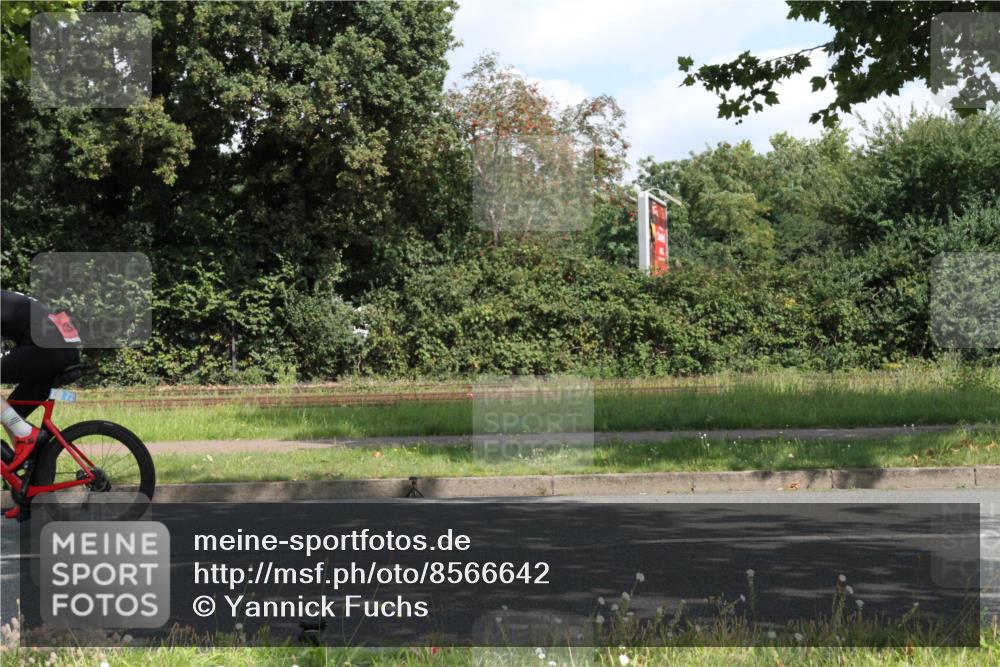 10.08.2025 - GEWOBA Citytriathlon Bremen Yannick Fuchs http://msf.ph/oto/8566642 10.08.2025 12:19:09 Radfahren 556, 709, 750, 804, 978, 982 meine-sportfotos.de