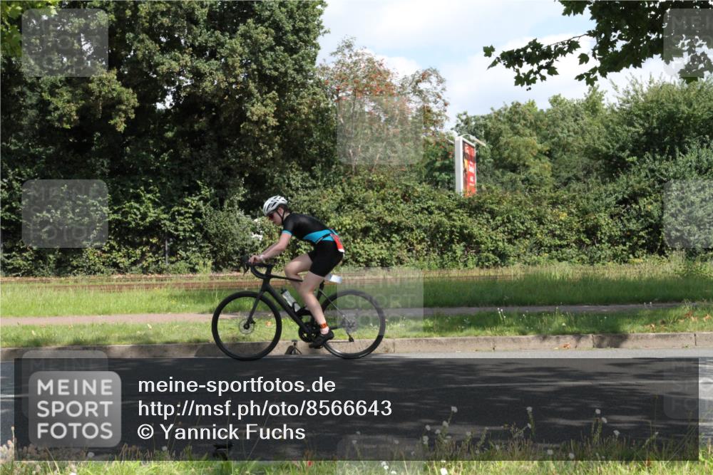 10.08.2025 - GEWOBA Citytriathlon Bremen Yannick Fuchs http://msf.ph/oto/8566643 10.08.2025 12:19:10 Radfahren 709, 750, 804, 978, 982 meine-sportfotos.de