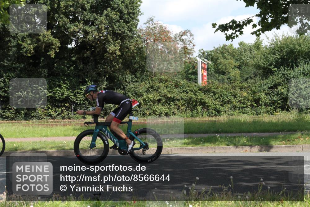 10.08.2025 - GEWOBA Citytriathlon Bremen Yannick Fuchs http://msf.ph/oto/8566644 10.08.2025 12:19:10 Radfahren 709, 750, 804, 978, 982 meine-sportfotos.de