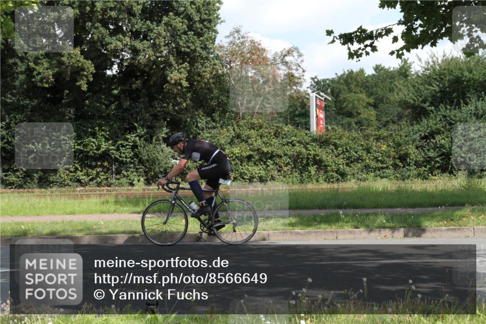 10.08.2025 - GEWOBA Citytriathlon Bremen Yannick Fuchs http://msf.ph/oto/8566649 10.08.2025 12:19:17 Radfahren 709, 750, 762, 804, 1033 meine-sportfotos.de