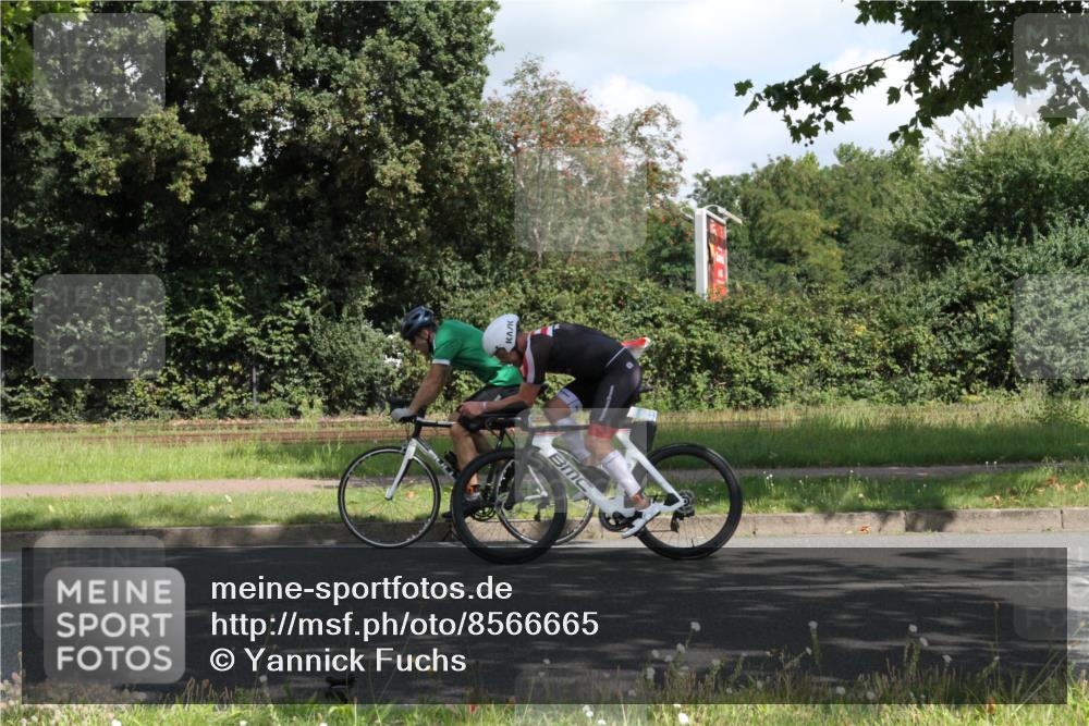 10.08.2025 - GEWOBA Citytriathlon Bremen Yannick Fuchs http://msf.ph/oto/8566665 10.08.2025 12:19:43 Radfahren 554, 719, 749, 872 meine-sportfotos.de