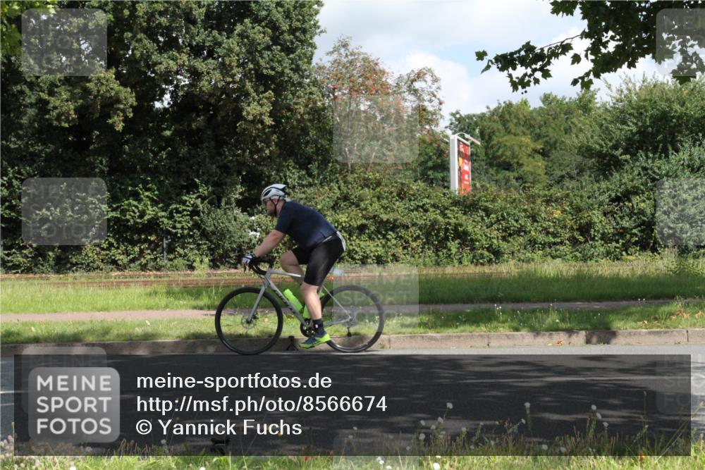 10.08.2025 - GEWOBA Citytriathlon Bremen Yannick Fuchs http://msf.ph/oto/8566674 10.08.2025 12:19:57 Radfahren 639, 719, 739, 764, 782, 784, 841, 920, 1027 meine-sportfotos.de