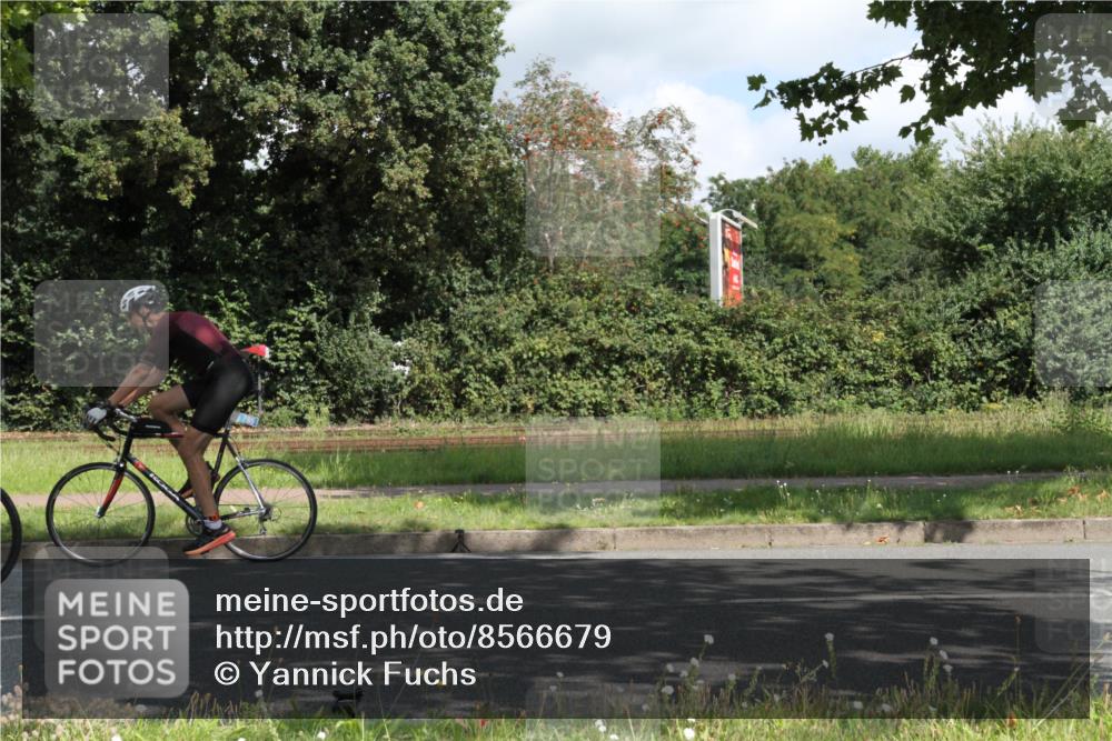10.08.2025 - GEWOBA Citytriathlon Bremen Yannick Fuchs http://msf.ph/oto/8566679 10.08.2025 12:20:02 Radfahren 639, 719, 739, 764, 782, 784, 841, 844, 920, 1027 meine-sportfotos.de
