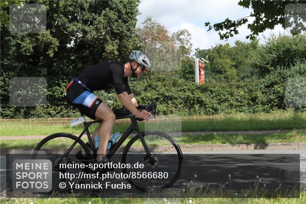 10.08.2025 - GEWOBA Citytriathlon Bremen Yannick Fuchs http://msf.ph/oto/8566680 10.08.2025 12:20:04 Radfahren 639, 739, 764, 782, 784, 841, 844, 920, 1027 meine-sportfotos.de