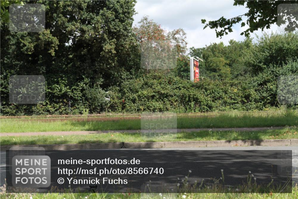 10.08.2025 - GEWOBA Citytriathlon Bremen Yannick Fuchs http://msf.ph/oto/8566740 10.08.2025 12:21:15 Radfahren 555, 558, 581, 618, 662, 758, 761, 785, 813, 869, 913, 949, 969, 975, 1002 meine-sportfotos.de