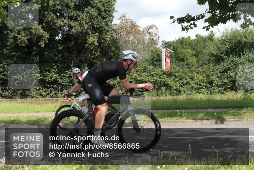 10.08.2025 - GEWOBA Citytriathlon Bremen Yannick Fuchs http://msf.ph/oto/8566865 10.08.2025 12:23:53 Radfahren 559, 706, 721, 746, 797, 815, 831, 879 meine-sportfotos.de