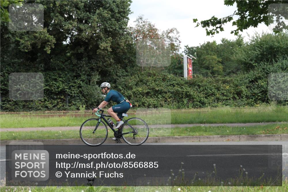 10.08.2025 - GEWOBA Citytriathlon Bremen Yannick Fuchs http://msf.ph/oto/8566885 10.08.2025 12:24:19 Radfahren 557, 613, 614, 623, 650, 723, 724, 779, 809, 883, 925, 944, 964, 1028, 1036 meine-sportfotos.de