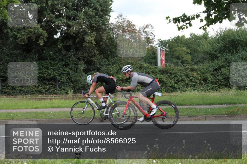 10.08.2025 - GEWOBA Citytriathlon Bremen Yannick Fuchs http://msf.ph/oto/8566925 10.08.2025 12:25:17 Radfahren 595, 619, 908, 958, 965, 1024 meine-sportfotos.de