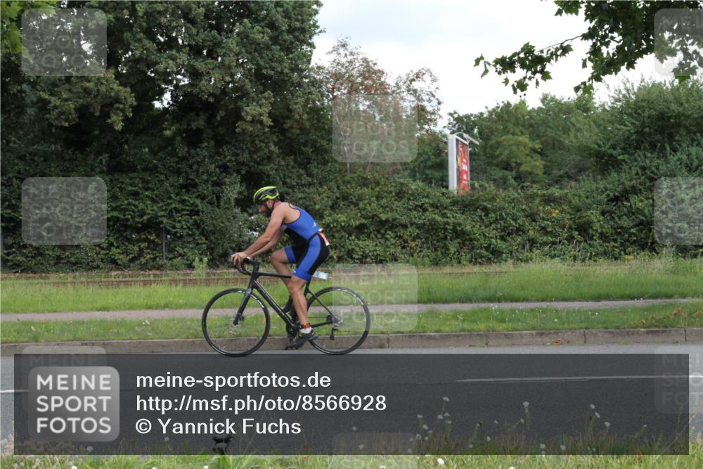 10.08.2025 - GEWOBA Citytriathlon Bremen Yannick Fuchs http://msf.ph/oto/8566928 10.08.2025 12:25:19 Radfahren 595, 619, 908, 958, 965, 1024 meine-sportfotos.de