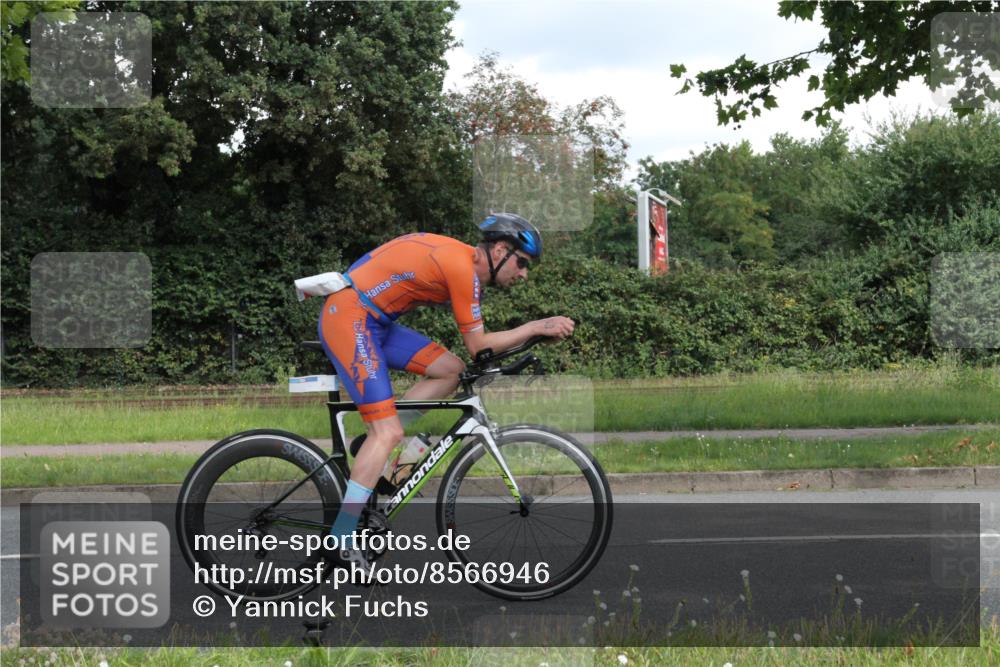 10.08.2025 - GEWOBA Citytriathlon Bremen Yannick Fuchs http://msf.ph/oto/8566946 10.08.2025 12:25:50 Radfahren 677, 684, 693, 730, 755, 830, 849, 850, 968, 1014 meine-sportfotos.de