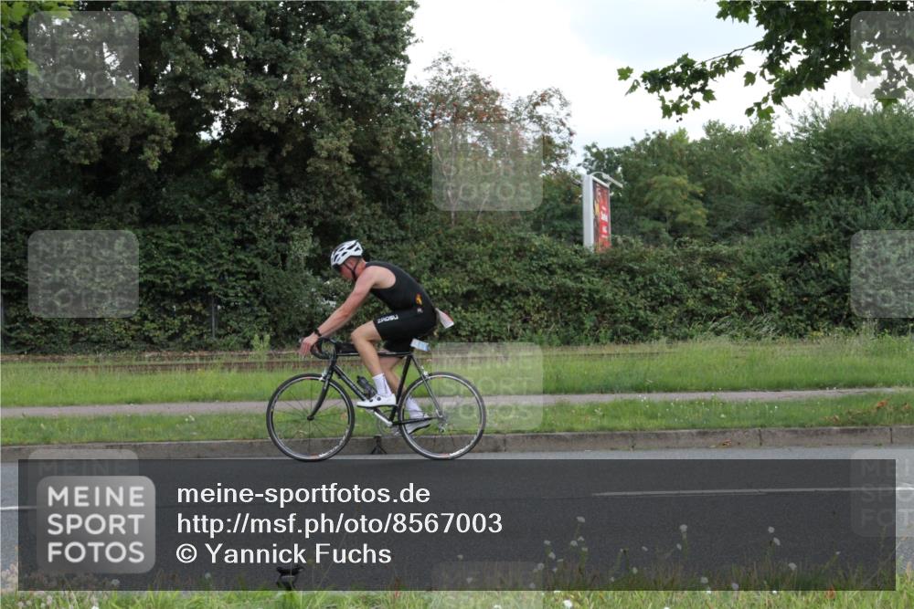 10.08.2025 - GEWOBA Citytriathlon Bremen Yannick Fuchs http://msf.ph/oto/8567003 10.08.2025 12:27:05 Radfahren 607, 703, 727, 918, 928, 948, 1003 meine-sportfotos.de