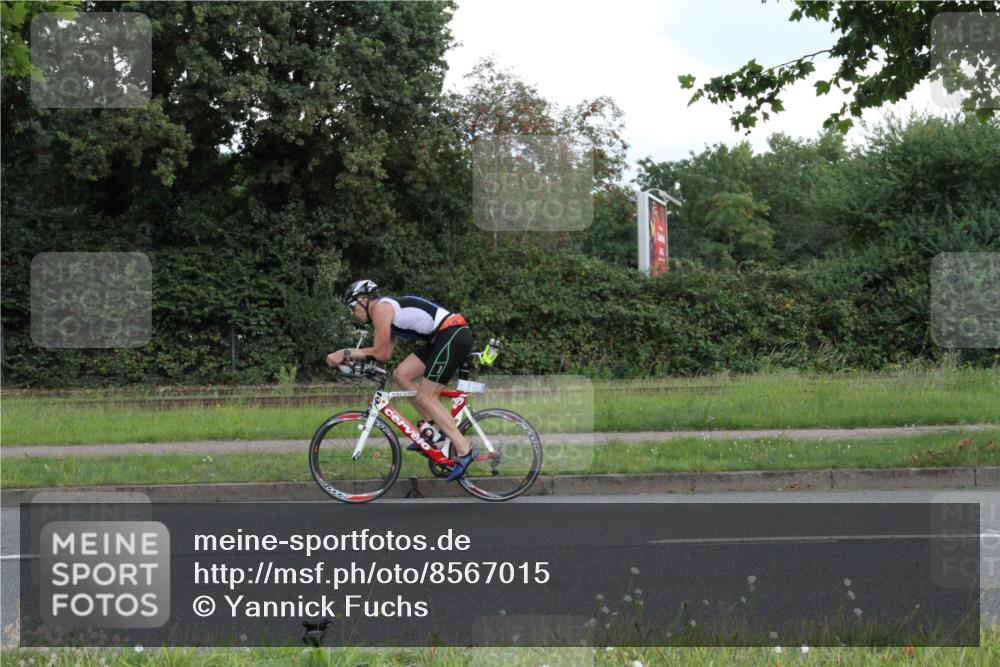 10.08.2025 - GEWOBA Citytriathlon Bremen Yannick Fuchs http://msf.ph/oto/8567015 10.08.2025 12:27:22 Radfahren 568, 586, 607, 633, 792, 835, 918, 929, 962 meine-sportfotos.de