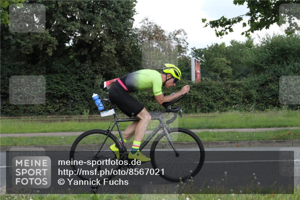 10.08.2025 - GEWOBA Citytriathlon Bremen Yannick Fuchs http://msf.ph/oto/8567021 10.08.2025 12:27:28 Radfahren 568, 586, 633, 647, 792, 835, 929, 962, 1038 meine-sportfotos.de