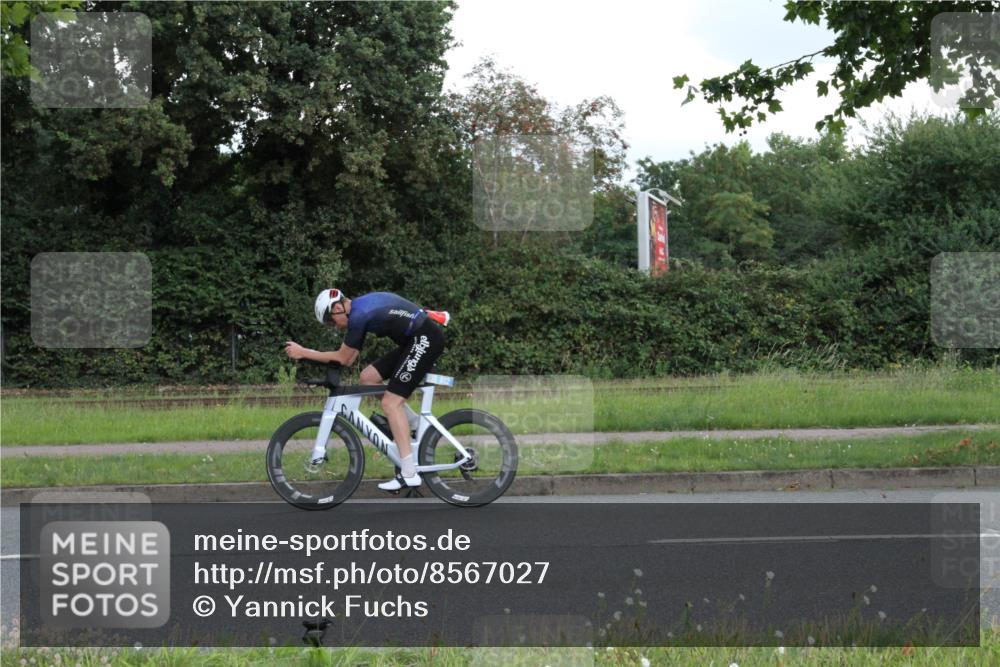10.08.2025 - GEWOBA Citytriathlon Bremen Yannick Fuchs http://msf.ph/oto/8567027 10.08.2025 12:27:36 Radfahren 568, 586, 647, 792, 835, 929, 1038 meine-sportfotos.de