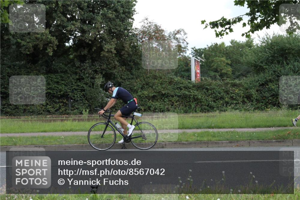 10.08.2025 - GEWOBA Citytriathlon Bremen Yannick Fuchs http://msf.ph/oto/8567042 10.08.2025 12:28:06 Radfahren 593, 651, 669, 674, 676, 697, 712, 713, 716, 748, 800, 885, 898, 907 meine-sportfotos.de