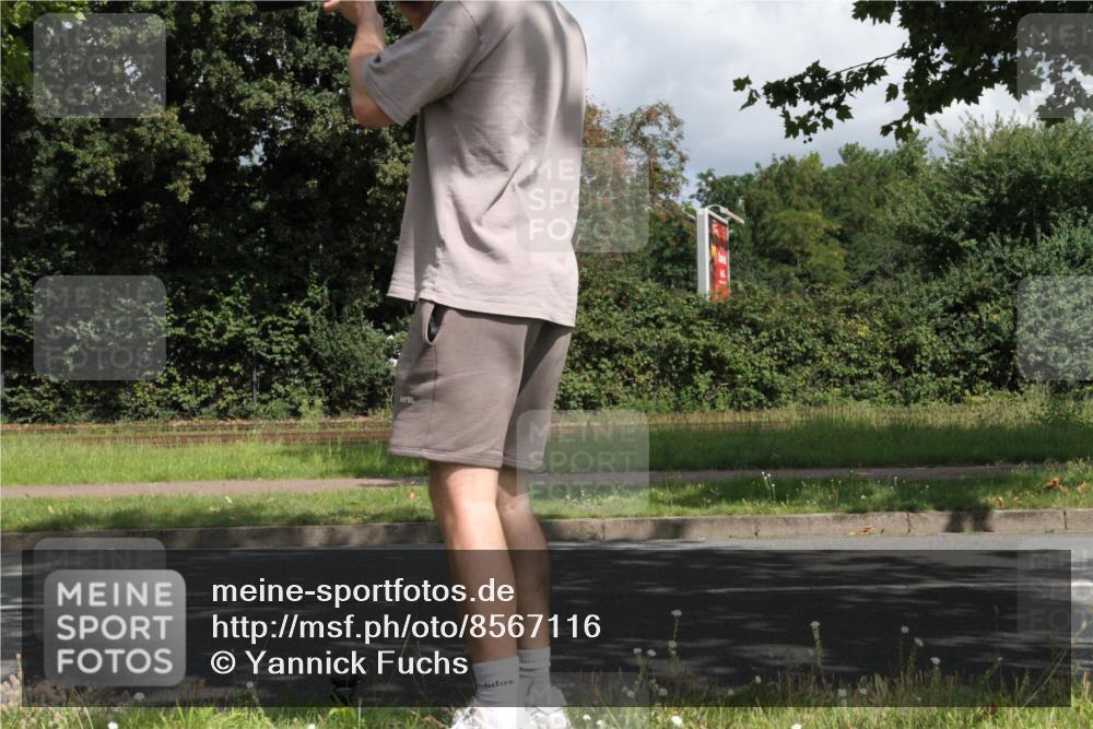 10.08.2025 - GEWOBA Citytriathlon Bremen Yannick Fuchs http://msf.ph/oto/8567116 10.08.2025 12:28:52 Radfahren 573, 659, 732, 851 meine-sportfotos.de