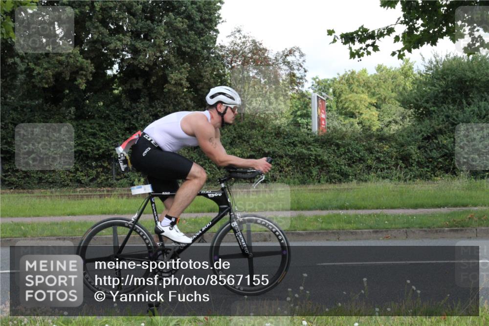 10.08.2025 - GEWOBA Citytriathlon Bremen Yannick Fuchs http://msf.ph/oto/8567155 10.08.2025 12:29:39 Radfahren 645, 687, 751, 771, 922, 927, 942 meine-sportfotos.de