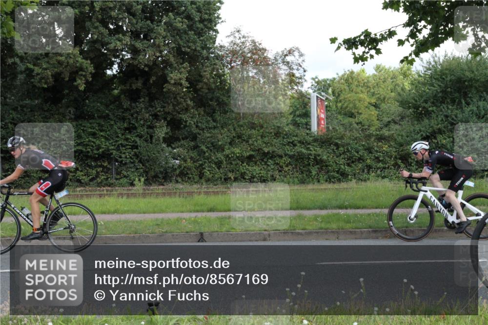 10.08.2025 - GEWOBA Citytriathlon Bremen Yannick Fuchs http://msf.ph/oto/8567169 10.08.2025 12:29:59 Radfahren 640, 675, 688, 699, 717, 760, 769, 875, 884, 942, 960 meine-sportfotos.de