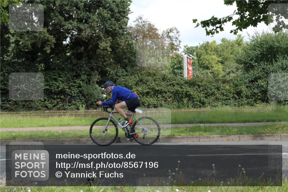10.08.2025 - GEWOBA Citytriathlon Bremen Yannick Fuchs http://msf.ph/oto/8567196 10.08.2025 12:30:29 Radfahren 722, 733, 745, 767, 823, 924, 932, 937, 943, 1011 meine-sportfotos.de