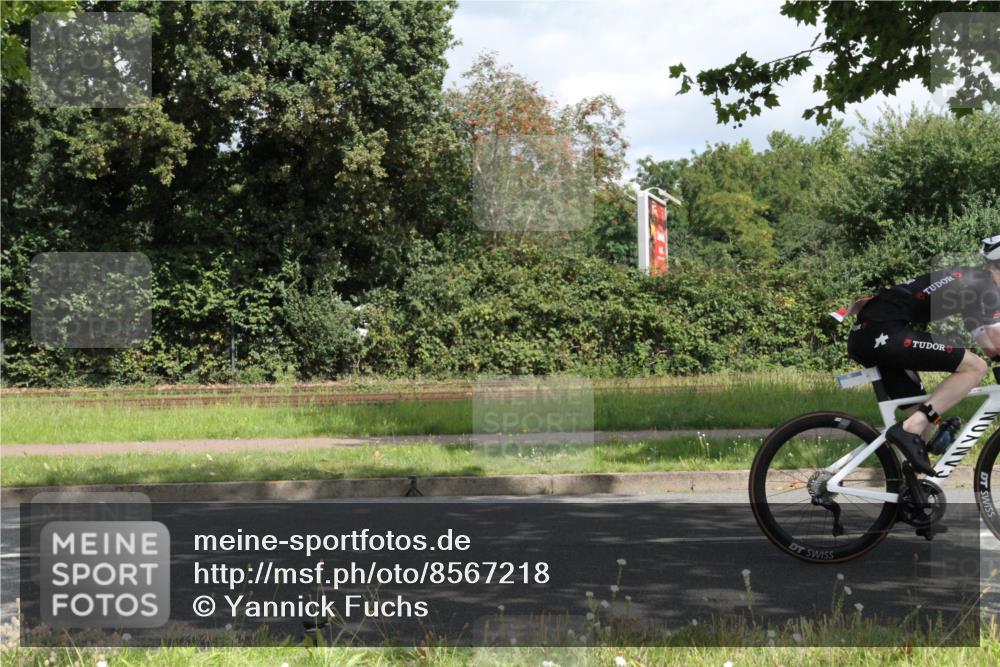10.08.2025 - GEWOBA Citytriathlon Bremen Yannick Fuchs http://msf.ph/oto/8567218 10.08.2025 12:30:50 Radfahren 587, 752, 916, 937, 951, 1011, 1020, 1022, 1026 meine-sportfotos.de