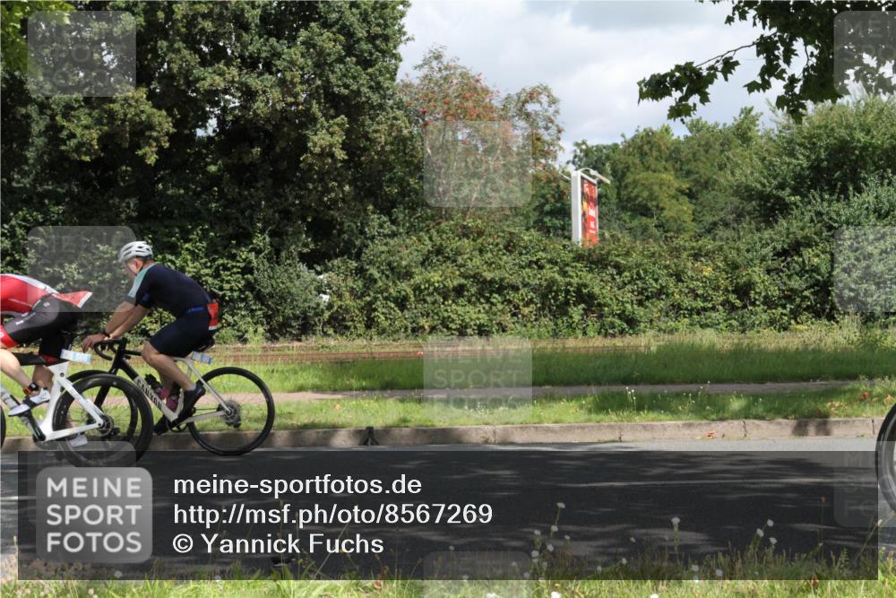 10.08.2025 - GEWOBA Citytriathlon Bremen Yannick Fuchs http://msf.ph/oto/8567269 10.08.2025 12:31:58 Radfahren 552, 615, 627, 657, 666, 667, 689, 770, 806, 838, 839, 857, 873, 876, 888, 897 meine-sportfotos.de