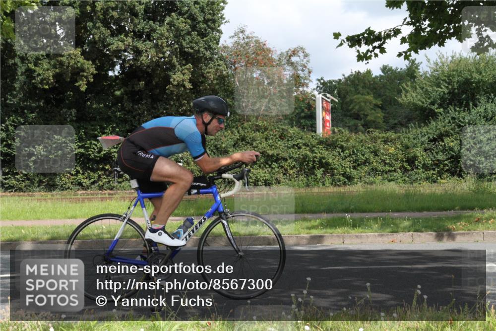 10.08.2025 - GEWOBA Citytriathlon Bremen Yannick Fuchs http://msf.ph/oto/8567300 10.08.2025 12:32:47 Radfahren 566, 604, 643, 681, 715, 852, 959, 1010, 1016, 1017 meine-sportfotos.de