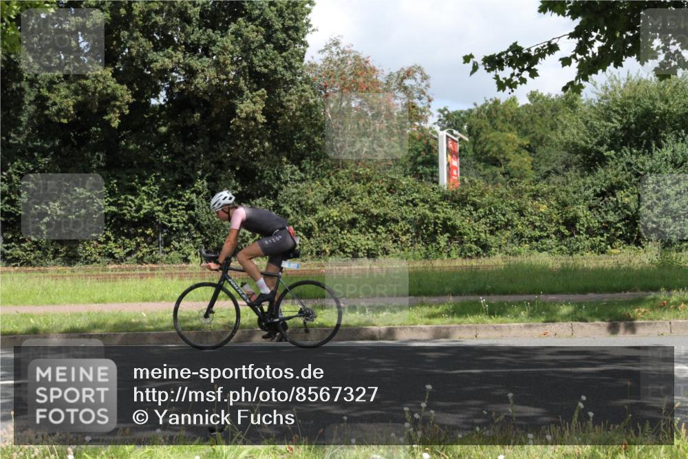 10.08.2025 - GEWOBA Citytriathlon Bremen Yannick Fuchs http://msf.ph/oto/8567327 10.08.2025 12:33:35 Radfahren 820, 856, 895 meine-sportfotos.de