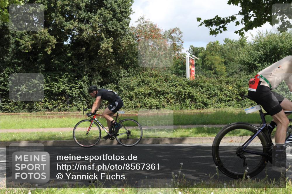 10.08.2025 - GEWOBA Citytriathlon Bremen Yannick Fuchs http://msf.ph/oto/8567361 10.08.2025 12:34:28 Radfahren 553, 584, 686, 834, 891, 912, 914, 1027, 1037 meine-sportfotos.de