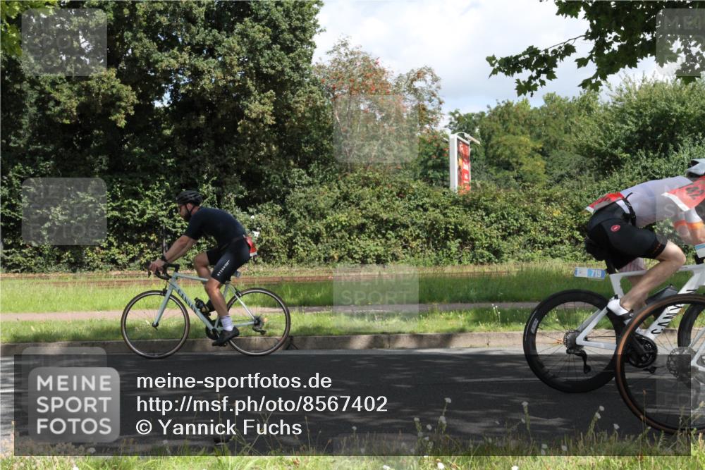 10.08.2025 - GEWOBA Citytriathlon Bremen Yannick Fuchs http://msf.ph/oto/8567402 10.08.2025 12:35:33 Radfahren 579, 642, 719, 742, 763, 783, 833, 919, 933, 1039 meine-sportfotos.de